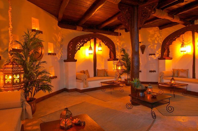 Hotel Breezes Club And